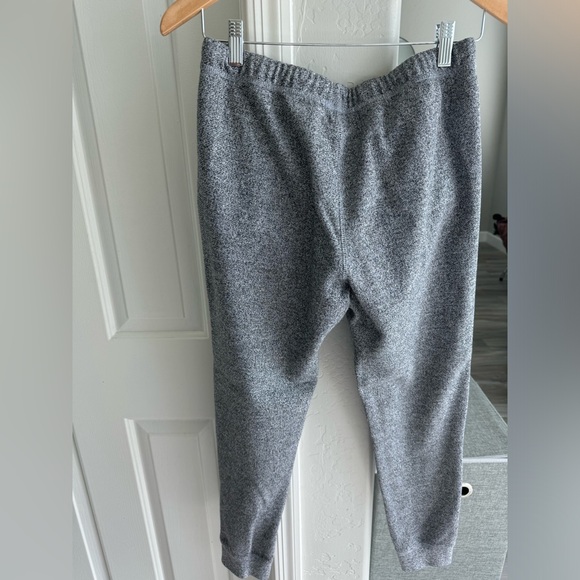 Roots sweatshirt and sweatpant set size small LNWOT - Picture 11 of 12